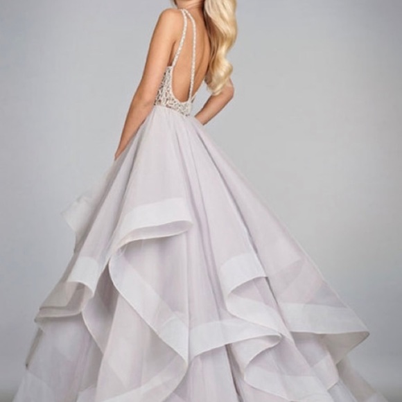 Hayley Paige Dori Wedding Dress - Picture 2 of 14